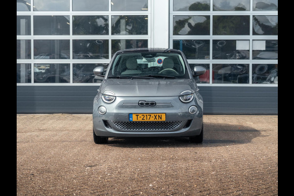 Fiat 500E La Prima 42 kWh | Clima | Leder | 17" | Winter Pack | Apple Carplay | BSM |