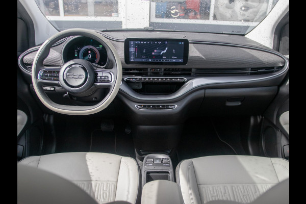 Fiat 500E La Prima 42 kWh | Clima | Leder | 17" | Winter Pack | Apple Carplay | BSM |