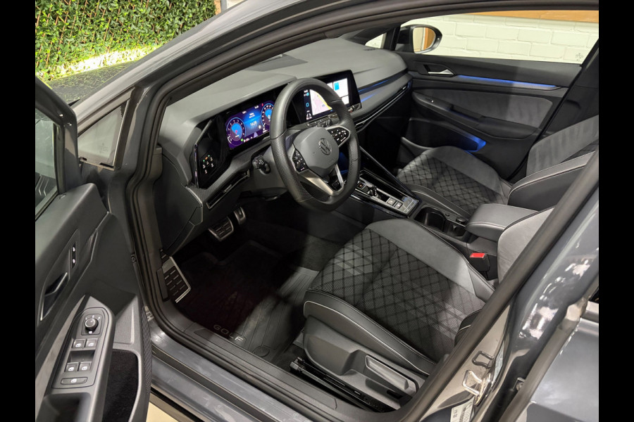 Volkswagen Golf 1.5 eTSI R-Line|IQ|Pano|ACC|Alarm|Keyless|Trekhaak