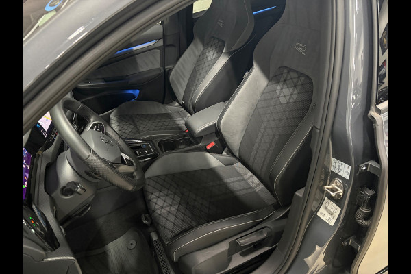 Volkswagen Golf 1.5 eTSI R-Line|IQ|Pano|ACC|Alarm|Keyless|Trekhaak