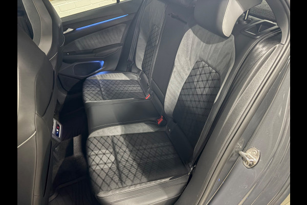 Volkswagen Golf 1.5 eTSI R-Line|IQ|Pano|ACC|Alarm|Keyless|Trekhaak