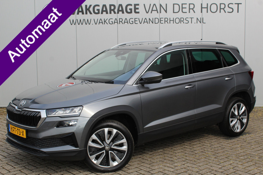 Škoda Karoq 1.5-150pk 'Selection' DSG-AUTOMAAT ! Fijne comfortabele hoogzitter, slechts 11.000km, trekgew. 1.500kg ! Aut. airco, Stuur- en stoelverwarm., Adapt. Cruise Cntrl, Climate Cntrl, Keyless entry/keyless go, Navigatie by Apple CarPlay/Android auto etc.