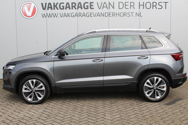 Škoda Karoq 1.5-150pk 'Selection' DSG-AUTOMAAT ! Fijne comfortabele hoogzitter, slechts 11.000km, trekgew. 1.500kg ! Aut. airco, Stuur- en stoelverwarm., Adapt. Cruise Cntrl, Climate Cntrl, Keyless entry/keyless go, Navigatie by Apple CarPlay/Android auto etc.