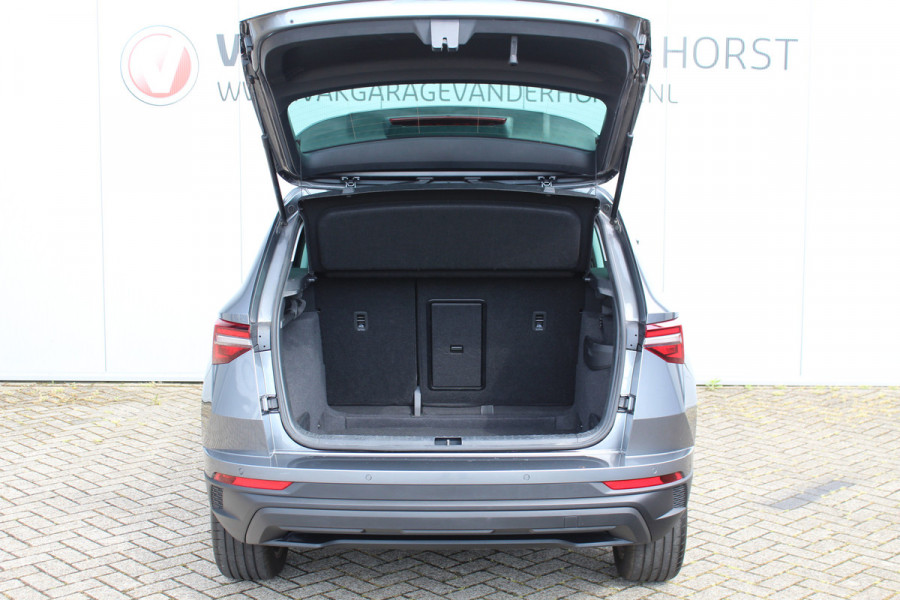 Škoda Karoq 1.5-150pk 'Selection' DSG-AUTOMAAT ! Fijne comfortabele hoogzitter, slechts 11.000km, trekgew. 1.500kg ! Aut. airco, Stuur- en stoelverwarm., Adapt. Cruise Cntrl, Climate Cntrl, Keyless entry/keyless go, Navigatie by Apple CarPlay/Android auto etc.