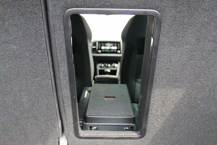 Škoda Karoq 1.5-150pk 'Selection' DSG-AUTOMAAT ! Fijne comfortabele hoogzitter, slechts 11.000km, trekgew. 1.500kg ! Aut. airco, Stuur- en stoelverwarm., Adapt. Cruise Cntrl, Climate Cntrl, Keyless entry/keyless go, Navigatie by Apple CarPlay/Android auto etc.