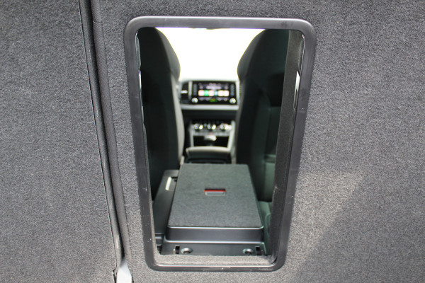 Škoda Karoq 1.5-150pk 'Selection' DSG-AUTOMAAT ! Fijne comfortabele hoogzitter, slechts 11.000km, trekgew. 1.500kg ! Aut. airco, Stuur- en stoelverwarm., Adapt. Cruise Cntrl, Climate Cntrl, Keyless entry/keyless go, Navigatie by Apple CarPlay/Android auto etc.
