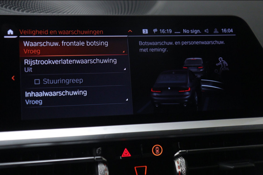 BMW 3-serie 330i High Executive M-PAKKET PANO/CARPLAY/SFEER/HK/HUD/VOL