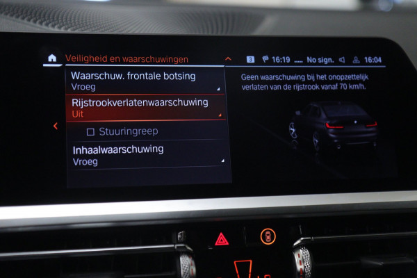 BMW 3-serie 330i High Executive M-PAKKET PANO/CARPLAY/SFEER/HK/HUD/VOL