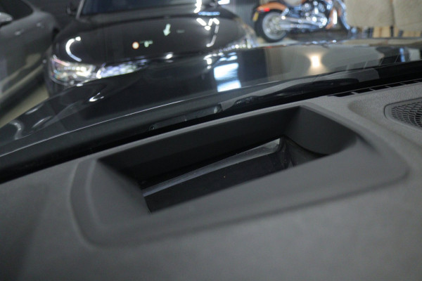 BMW 3-serie 330i High Executive M-PAKKET PANO/CARPLAY/SFEER/HK/HUD/VOL