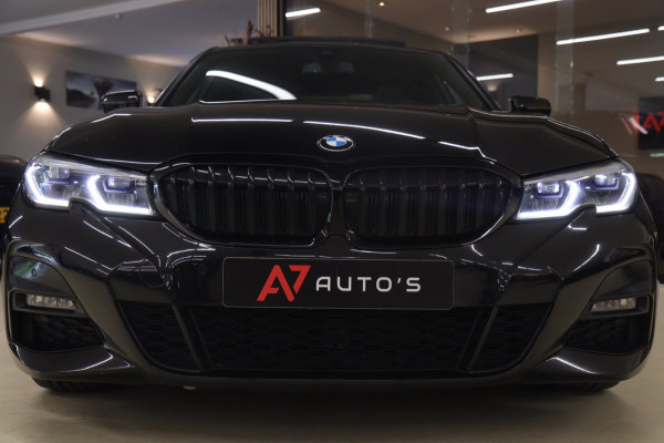 BMW 3-serie 330i High Executive M-PAKKET PANO/CARPLAY/SFEER/HK/HUD/VOL