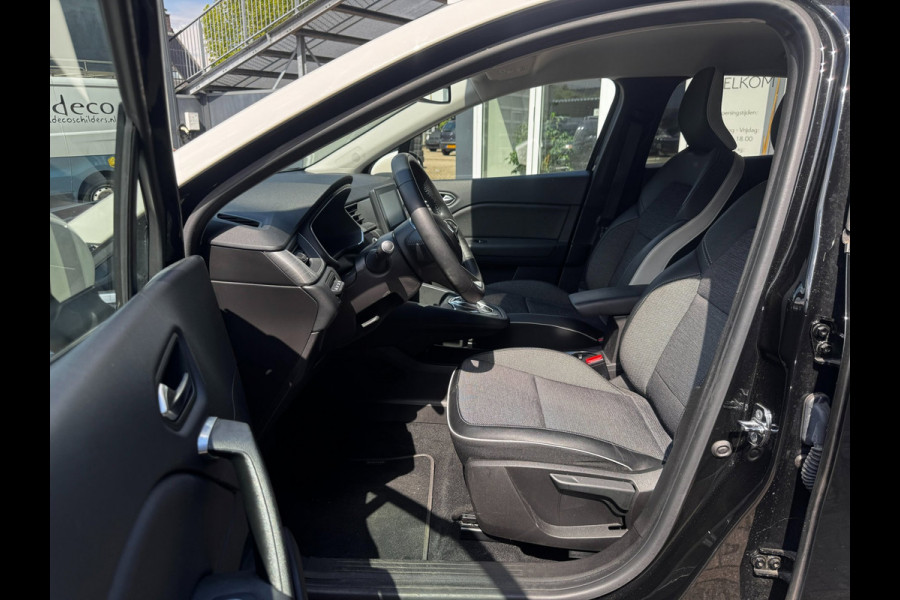 Renault Captur 1.6 E-Tech Plug-in Hybrid 160 Intens | Trekhaak | Camera | Climate control | Navigatie |