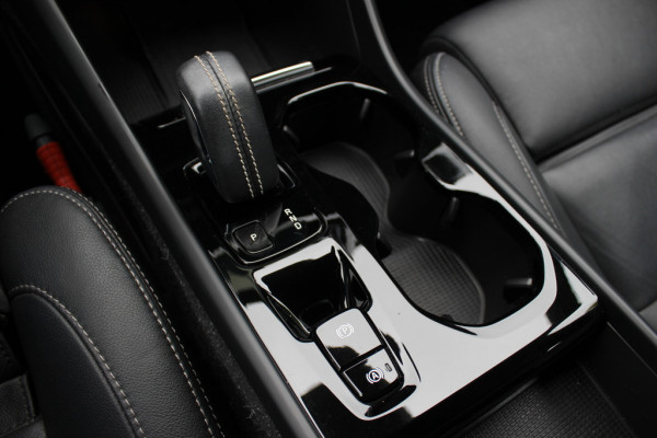 Volvo XC40 1.5 T5 Twin Engine Inscription R-Design / Full option! / Trekhaak / Panoramadak / 360Camera / Leder / Harman Kardon / 20'' / CarPlay / Stuur+Stoelverwarming / Bliss / Dodehoek / Cruise Control