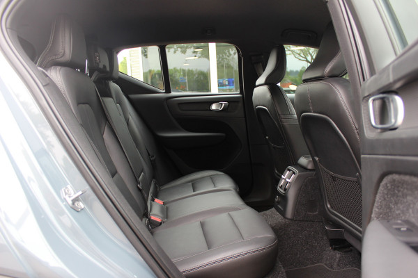 Volvo XC40 1.5 T5 Recharge R-Design / Camera / Leder / Harman Kardon / Keyless / 19'' / Stuur+Stoelverwarming / Elektr. Stoelen / Bliss / DAB / ACC