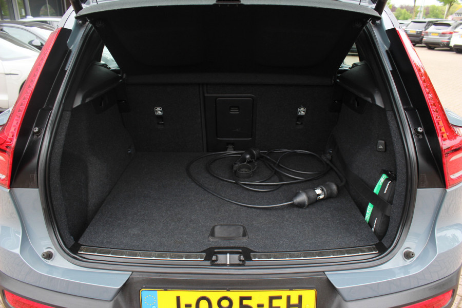 Volvo XC40 1.5 T5 Recharge R-Design / Camera / Leder / Harman Kardon / Keyless / 19'' / Stuur+Stoelverwarming / Elektr. Stoelen / Bliss / DAB / ACC