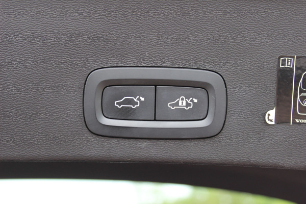 Volvo XC40 1.5 T5 Recharge R-Design / Camera / Leder / Harman Kardon / Keyless / 19'' / Stuur+Stoelverwarming / Elektr. Stoelen / Bliss / DAB / ACC