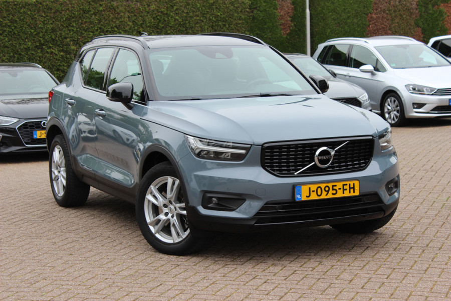 Volvo XC40 1.5 T5 Recharge R-Design / Camera / Leder / Harman Kardon / Keyless / 19'' / Stuur+Stoelverwarming / Elektr. Stoelen / Bliss / DAB / ACC
