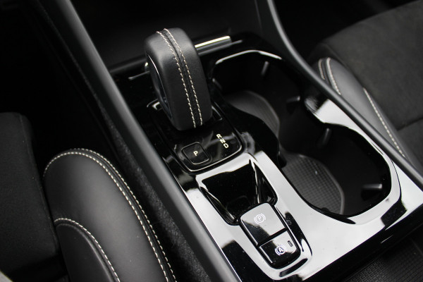 Volvo XC40 1.5 T5 Recharge Inscription / Trekhaak / 360Camera / Leder&Alcantara / 19'' / Keyless / CarPlay / LED / DAB / Stoel+Stuurverwarming / ACC