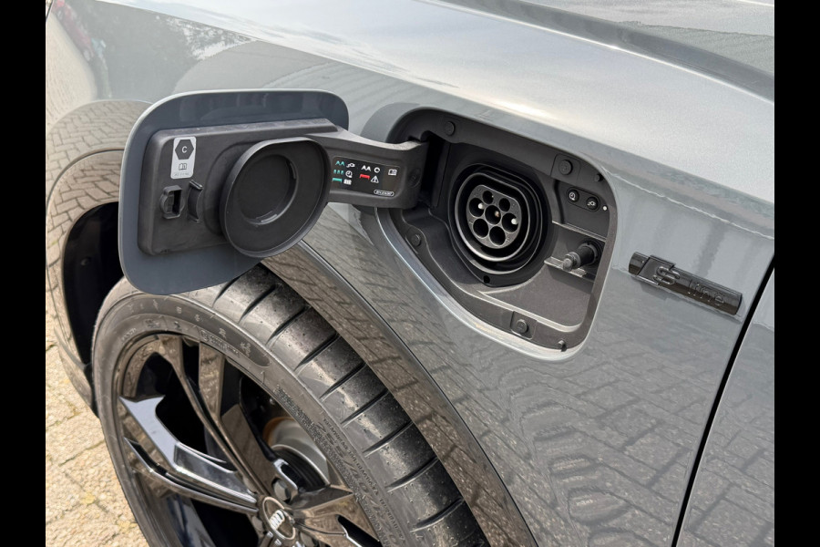 Audi Q3 Sportback 45 TFSI e S Edition 245 Pk | Navigatie | Camera | ACC | Clima | Side asist | Trekhaak | 20"Licht metaal.