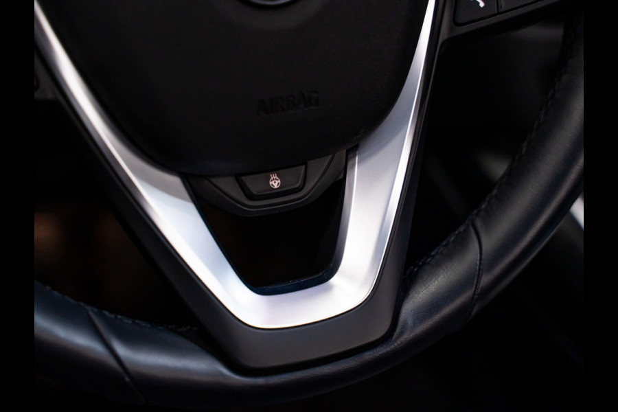 BMW 4 Serie Cabrio 420i High Executive | Sportleder | Camera | Harman | Laser | Head-up