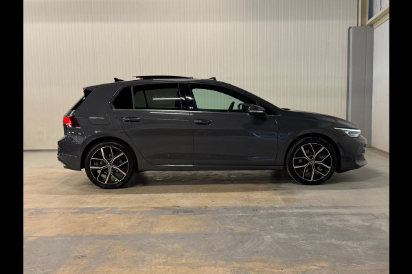 Volkswagen Golf 1.5 eTSI R-Line Edition | 50 JAHRE | FACELIFT | PANO | HUD | TREKHAAK