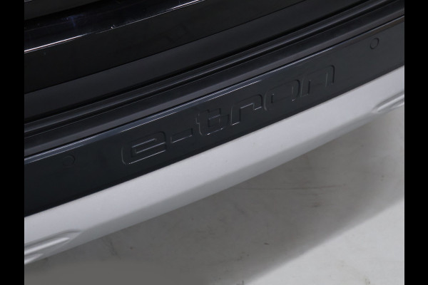 Audi Q4 e-tron 40 Launch edition 77 kWh [SCHUIFKANTELDAK, ADAPTIVE CRUISE, CAMERA, APPLE CARPLAY, ANDROID, STOELVERWARMING, PDC, DIGITAL DASH]