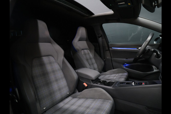 Volkswagen Golf 1.4 eHybrid GTE [SCHUIFKANTELDAK, APPLE CARPLAY, ANDROID, PDC, CRUISE, STUURVERWARMING, DIGITAL DASH, NAVIGATIE, NIEUWSTAAT]