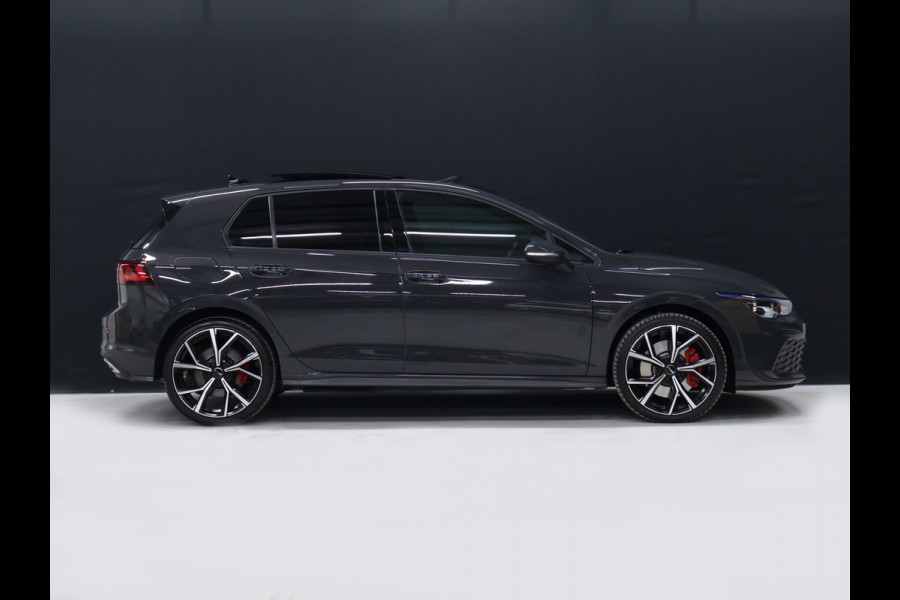 Volkswagen Golf 1.4 eHybrid GTE [SCHUIFKANTELDAK, APPLE CARPLAY, ANDROID, PDC, CRUISE, STUURVERWARMING, DIGITAL DASH, NAVIGATIE, NIEUWSTAAT]
