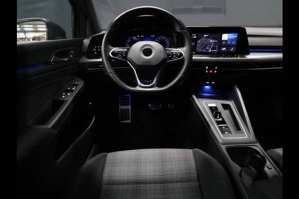 Volkswagen Golf 1.4 eHybrid GTE [SCHUIFKANTELDAK, APPLE CARPLAY, ANDROID, PDC, CRUISE, STUURVERWARMING, DIGITAL DASH, NAVIGATIE, NIEUWSTAAT]