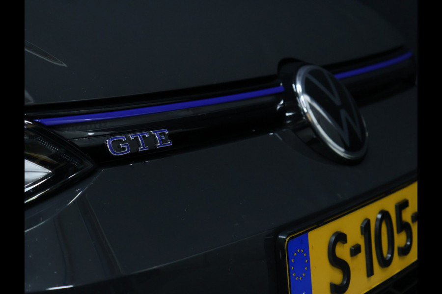 Volkswagen Golf 1.4 eHybrid GTE [SCHUIFKANTELDAK, APPLE CARPLAY, ANDROID, PDC, CRUISE, STUURVERWARMING, DIGITAL DASH, NAVIGATIE, NIEUWSTAAT]