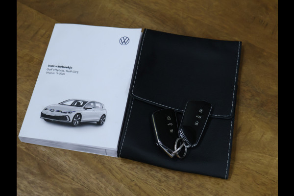 Volkswagen Golf 1.4 eHybrid GTE [SCHUIFKANTELDAK, APPLE CARPLAY, ANDROID, PDC, CRUISE, STUURVERWARMING, DIGITAL DASH, NAVIGATIE, NIEUWSTAAT]