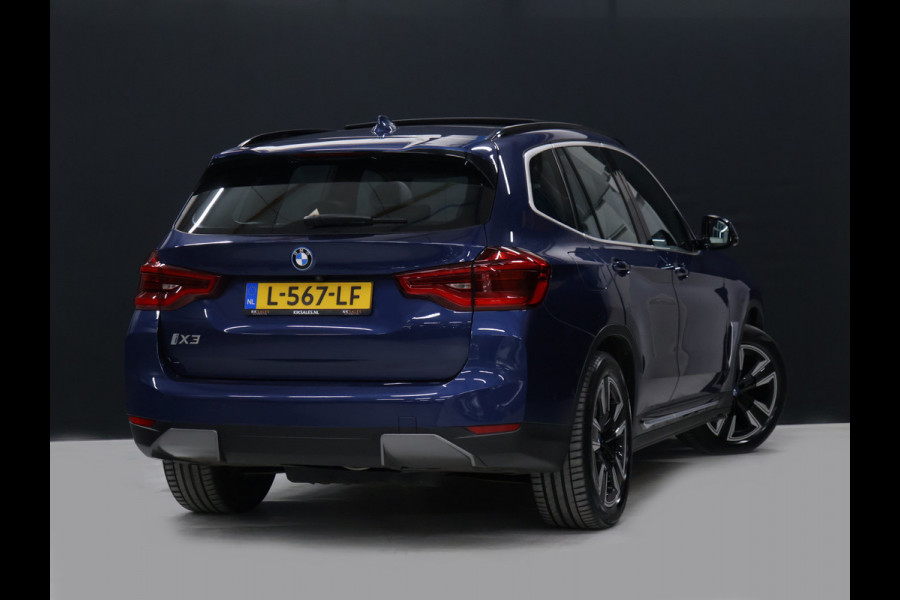 BMW iX3 Executive 80 kWh [SCHUIFKANTELDAK, ADAPTIVE CRUISE, MEMORY, APPLE CARPLAY, ANDROID, CAMERA, PDC, STOELVERWARMING, TREKHAAK, DRAADLOZE OPLADER, NIEUWSTAAT]