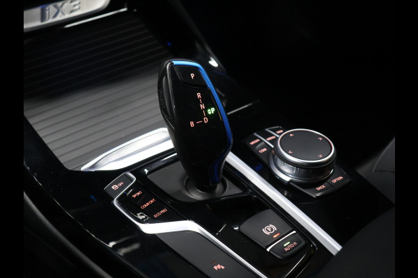 BMW iX3 Executive 80 kWh [SCHUIFKANTELDAK, ADAPTIVE CRUISE, MEMORY, APPLE CARPLAY, ANDROID, CAMERA, PDC, STOELVERWARMING, TREKHAAK, DRAADLOZE OPLADER, NIEUWSTAAT]