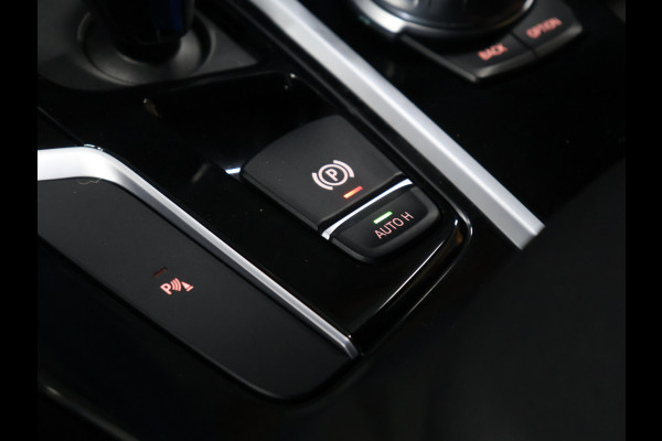 BMW iX3 Executive 80 kWh [SCHUIFKANTELDAK, ADAPTIVE CRUISE, MEMORY, APPLE CARPLAY, ANDROID, CAMERA, PDC, STOELVERWARMING, TREKHAAK, DRAADLOZE OPLADER, NIEUWSTAAT]