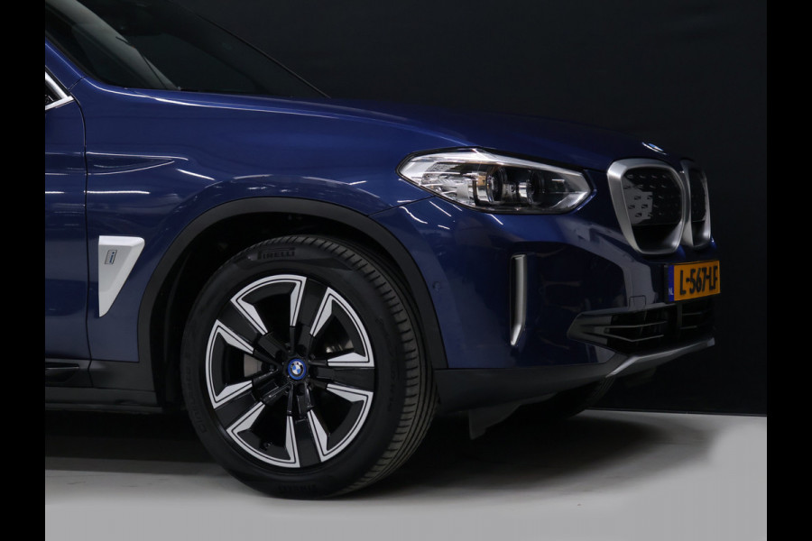 BMW iX3 Executive 80 kWh [SCHUIFKANTELDAK, ADAPTIVE CRUISE, MEMORY, APPLE CARPLAY, ANDROID, CAMERA, PDC, STOELVERWARMING, TREKHAAK, DRAADLOZE OPLADER, NIEUWSTAAT]