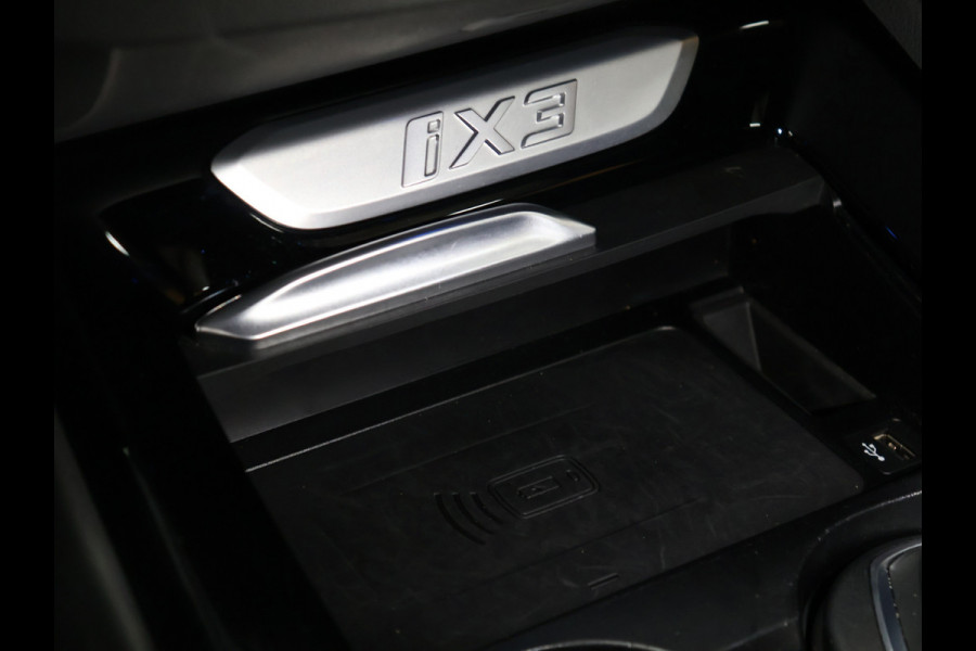 BMW iX3 Executive 80 kWh [SCHUIFKANTELDAK, ADAPTIVE CRUISE, MEMORY, APPLE CARPLAY, ANDROID, CAMERA, PDC, STOELVERWARMING, TREKHAAK, DRAADLOZE OPLADER, NIEUWSTAAT]