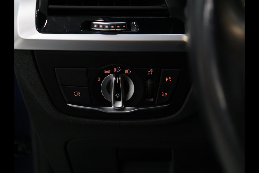 BMW iX3 Executive 80 kWh [SCHUIFKANTELDAK, ADAPTIVE CRUISE, MEMORY, APPLE CARPLAY, ANDROID, CAMERA, PDC, STOELVERWARMING, TREKHAAK, DRAADLOZE OPLADER, NIEUWSTAAT]
