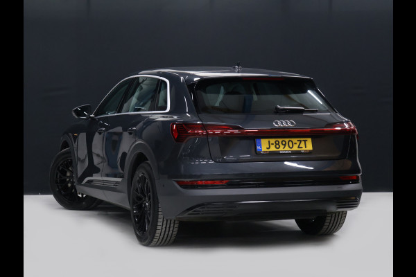 Audi e-tron 55 quattro edition 95 kWh [APPLE CARPLAY, LED, ADAPTIEVE DEMPING, CRUISE CONTROL, ANDROID, DIGITAL DASH, ELEKTRISCHE ACHTERKLEP, NAVIGATIE, NIEUWSTAAT]