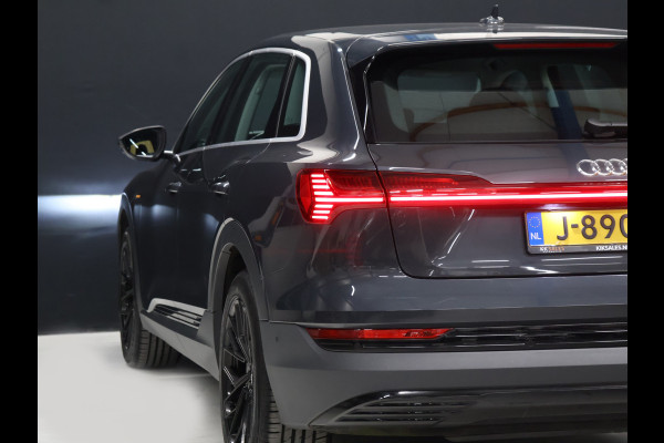 Audi e-tron 55 quattro edition 95 kWh [APPLE CARPLAY, LED, ADAPTIEVE DEMPING, CRUISE CONTROL, ANDROID, DIGITAL DASH, ELEKTRISCHE ACHTERKLEP, NAVIGATIE, NIEUWSTAAT]