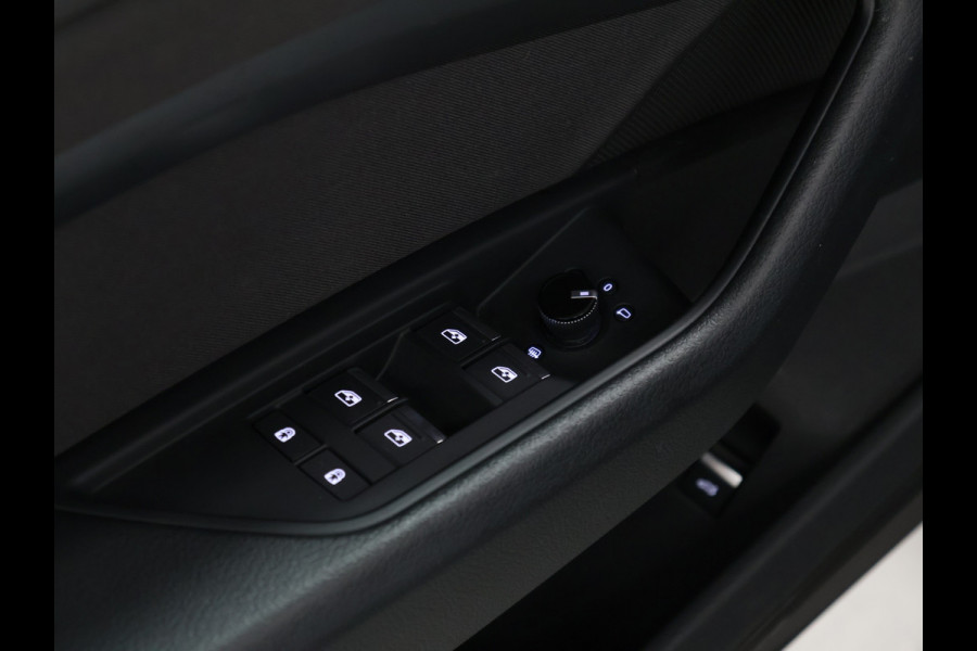 Audi e-tron 55 quattro edition 95 kWh [APPLE CARPLAY, LED, ADAPTIEVE DEMPING, CRUISE CONTROL, ANDROID, DIGITAL DASH, ELEKTRISCHE ACHTERKLEP, NAVIGATIE, NIEUWSTAAT]