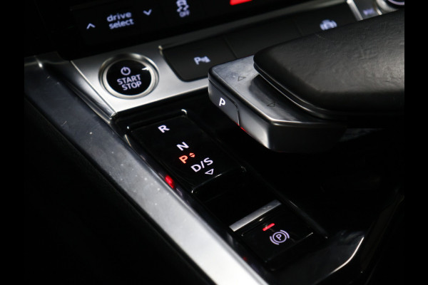 Audi e-tron 55 quattro edition 95 kWh [APPLE CARPLAY, LED, ADAPTIEVE DEMPING, CRUISE CONTROL, ANDROID, DIGITAL DASH, ELEKTRISCHE ACHTERKLEP, NAVIGATIE, NIEUWSTAAT]