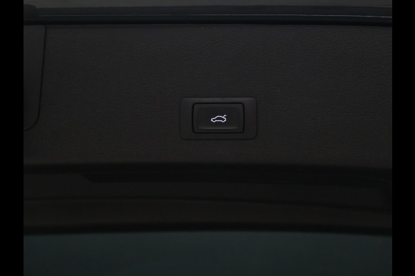 Audi e-tron 55 quattro edition 95 kWh [APPLE CARPLAY, LED, ADAPTIEVE DEMPING, CRUISE CONTROL, ANDROID, DIGITAL DASH, ELEKTRISCHE ACHTERKLEP, NAVIGATIE, NIEUWSTAAT]