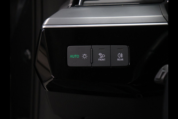 Audi e-tron 55 quattro edition 95 kWh [APPLE CARPLAY, LED, ADAPTIEVE DEMPING, CRUISE CONTROL, ANDROID, DIGITAL DASH, ELEKTRISCHE ACHTERKLEP, NAVIGATIE, NIEUWSTAAT]