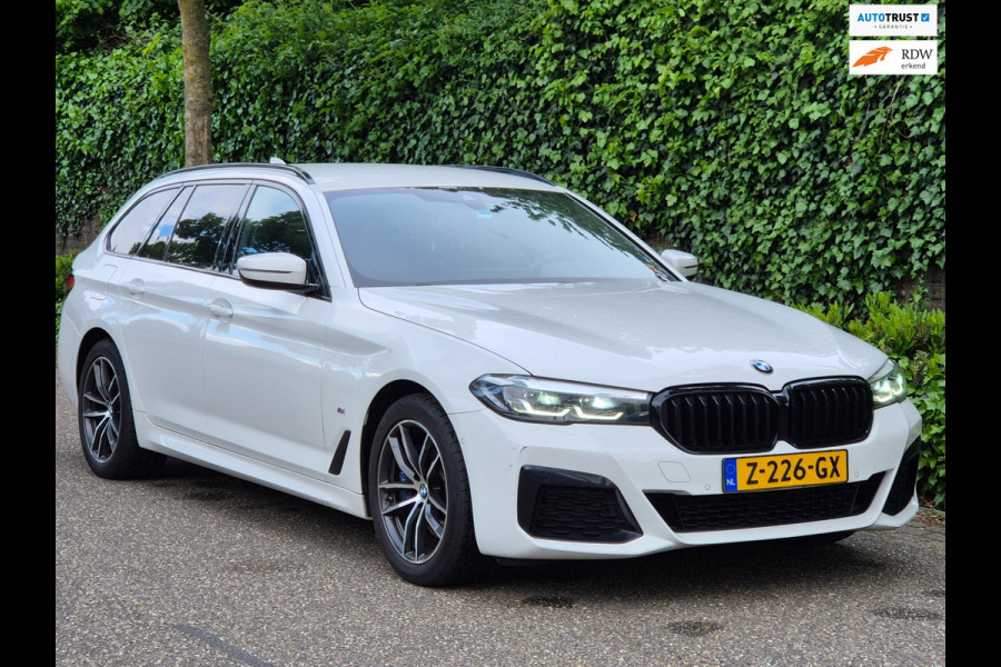 BMW 5 Serie Touring 530e M Sport LED CarPlay Elek. Stoelen 100% dealer onderhouden 530e Business Edition Plus