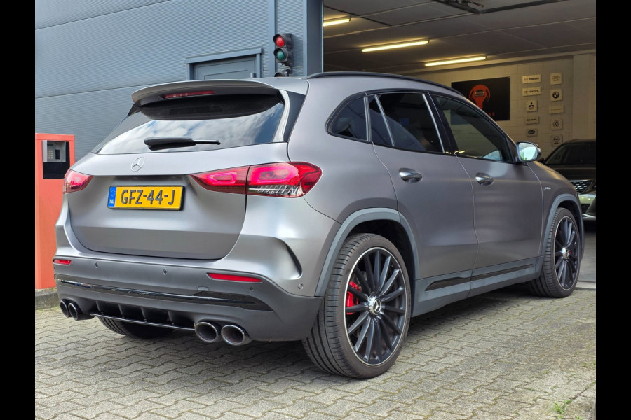 Mercedes-Benz GLA AMG 35 4MATIC / PANO / MATTE GREY / LEDER-ALCANTARA / CAMERA / KEYLESS / BURMESTER / CARPLAY / 21 INCH !