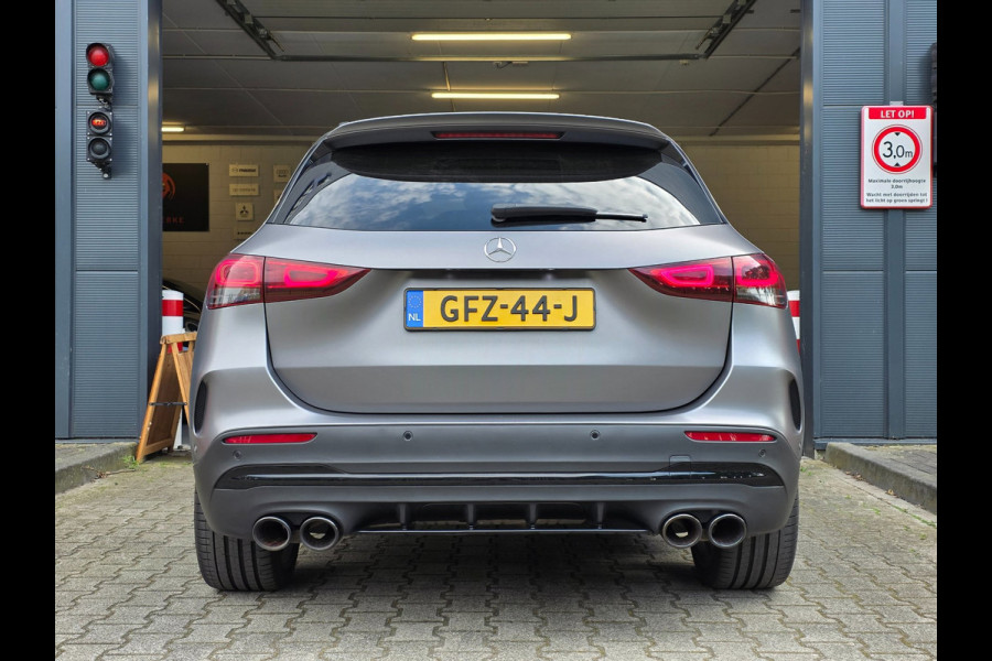 Mercedes-Benz GLA AMG 35 4MATIC / PANO / MATTE GREY / LEDER-ALCANTARA / CAMERA / KEYLESS / BURMESTER / CARPLAY / 21 INCH !