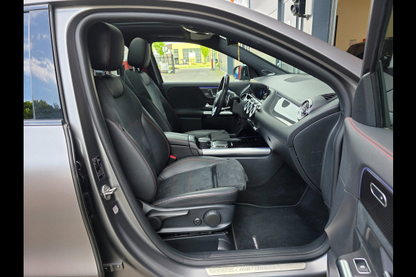 Mercedes-Benz GLA AMG 35 4MATIC / PANO / MATTE GREY / LEDER-ALCANTARA / CAMERA / KEYLESS / BURMESTER / CARPLAY / 21 INCH !