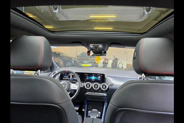Mercedes-Benz GLA AMG 35 4MATIC / PANO / MATTE GREY / LEDER-ALCANTARA / CAMERA / KEYLESS / BURMESTER / CARPLAY / 21 INCH !