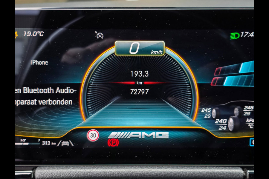 Mercedes-Benz GLA AMG 35 4MATIC / PANO / MATTE GREY / LEDER-ALCANTARA / CAMERA / KEYLESS / BURMESTER / CARPLAY / 21 INCH !