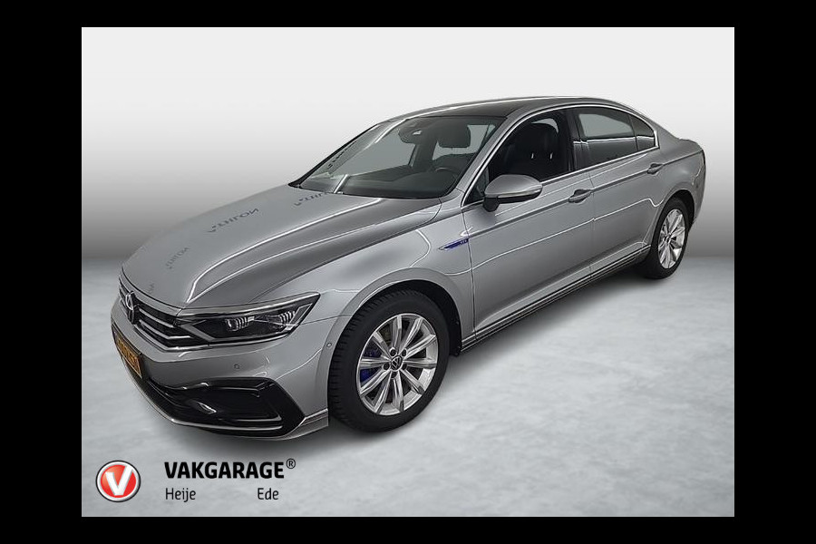 Volkswagen Passat 1.4 TSI PHEV GTE Business | Plug-in Hybride | Panoramadak | Head-up | Nederlandse auto origineel 10.000km | Trekhaak |
