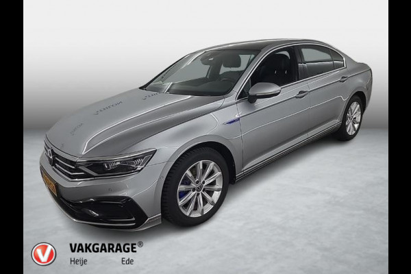 Volkswagen Passat 1.4 TSI PHEV GTE Business | Plug-in Hybride | Panoramadak | Head-up | Nederlandse auto origineel 10.000km | Trekhaak |